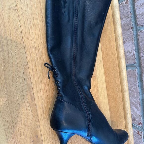Elegant Lace Back Black Knee-High Women's Boots - Picture 1 of 9